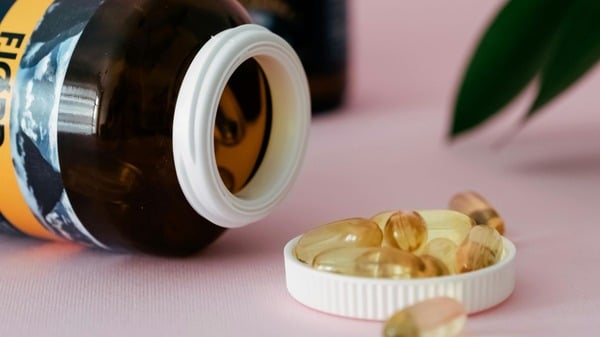 Fisetin: Benefits, Longevity Potential & Side Effects 8 An image of supplements