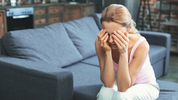 Why Take Quercetin with Bromelain? 7 Health Benefits to Know 9 An image of a woman who might be suffering from side effects