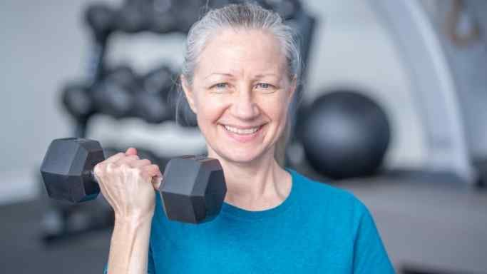 A Guide to NMN and Weight Loss 7 An image of a woman on a weight loss journey