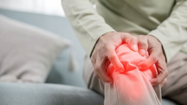 Boswellia vs. Turmeric: Differences, Benefits and Risks 6 An image of joint inflammation