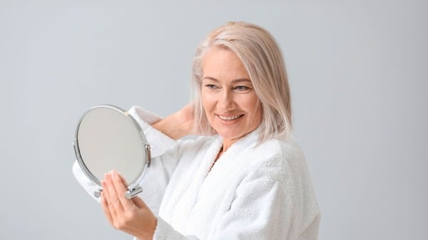 Premature Aging: Causes, Common Signs and Prevention Tips 5 An image of an aging woman
