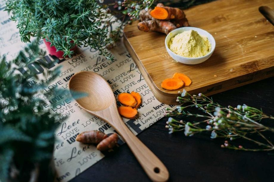 Boswellia vs. Turmeric: Differences, Benefits and Risks 1 Boswellia vs. Turmeric: Differences, Benefits and Risks