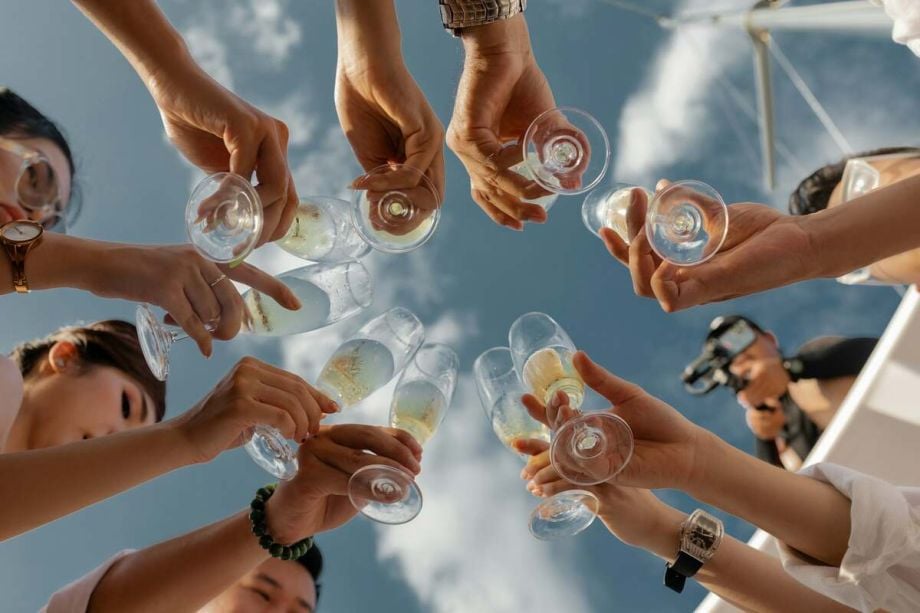 Can You Safely Drink Alcohol While Taking Creatine? 1 Can You Safely Drink Alcohol While Taking Creatine?