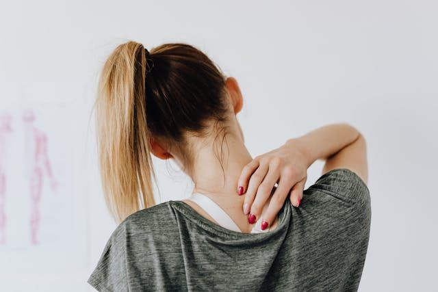 Woman with inflammation in doctor's office